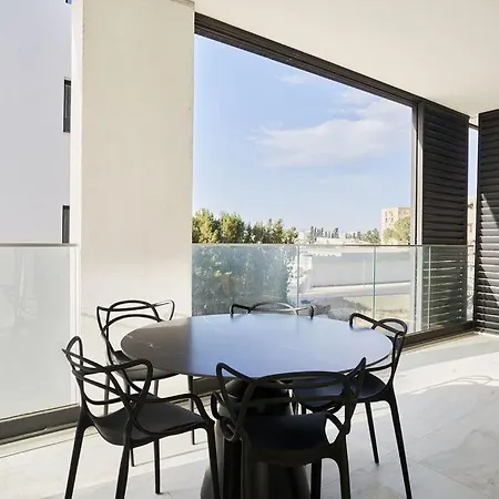 La Maison Luxury 2br Retreat In Nicosia شقة Engomi