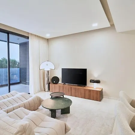 La Maison Luxury 2br Retreat In Nicosia Apartman *